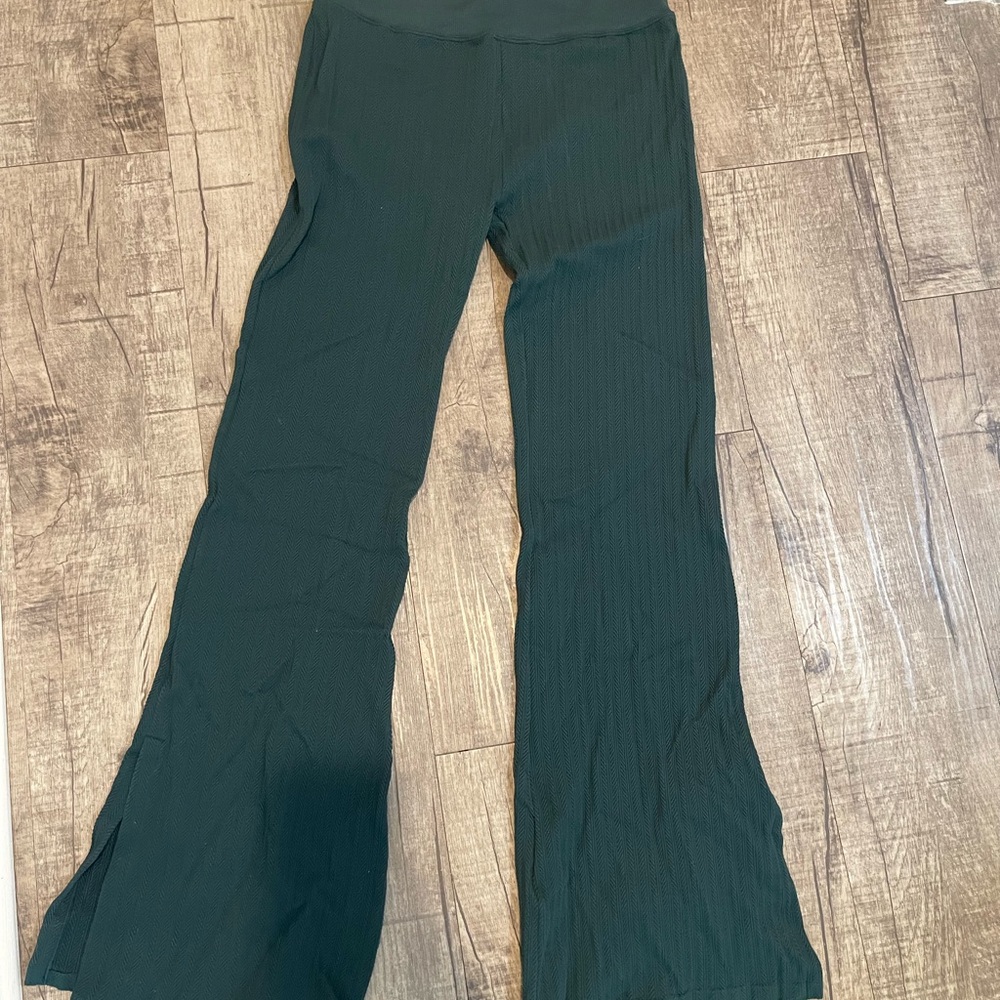 💚NWT PINK Victoria's Secret Leggings💚